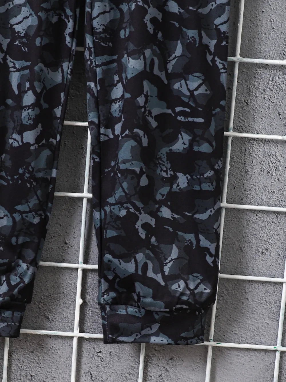 Children's Camouflage Color Block Top and Pants Set Black / 2-3