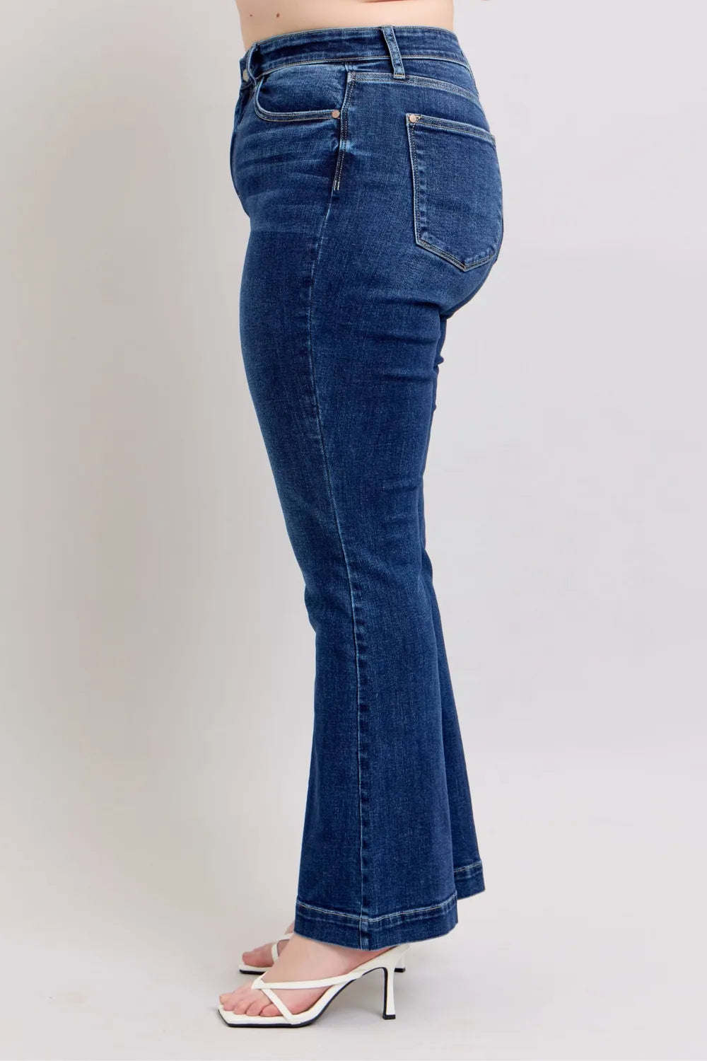Judy Blue Full Size High Rise Flare Jeans with Pockets Plus Size Dark / 0(24) 