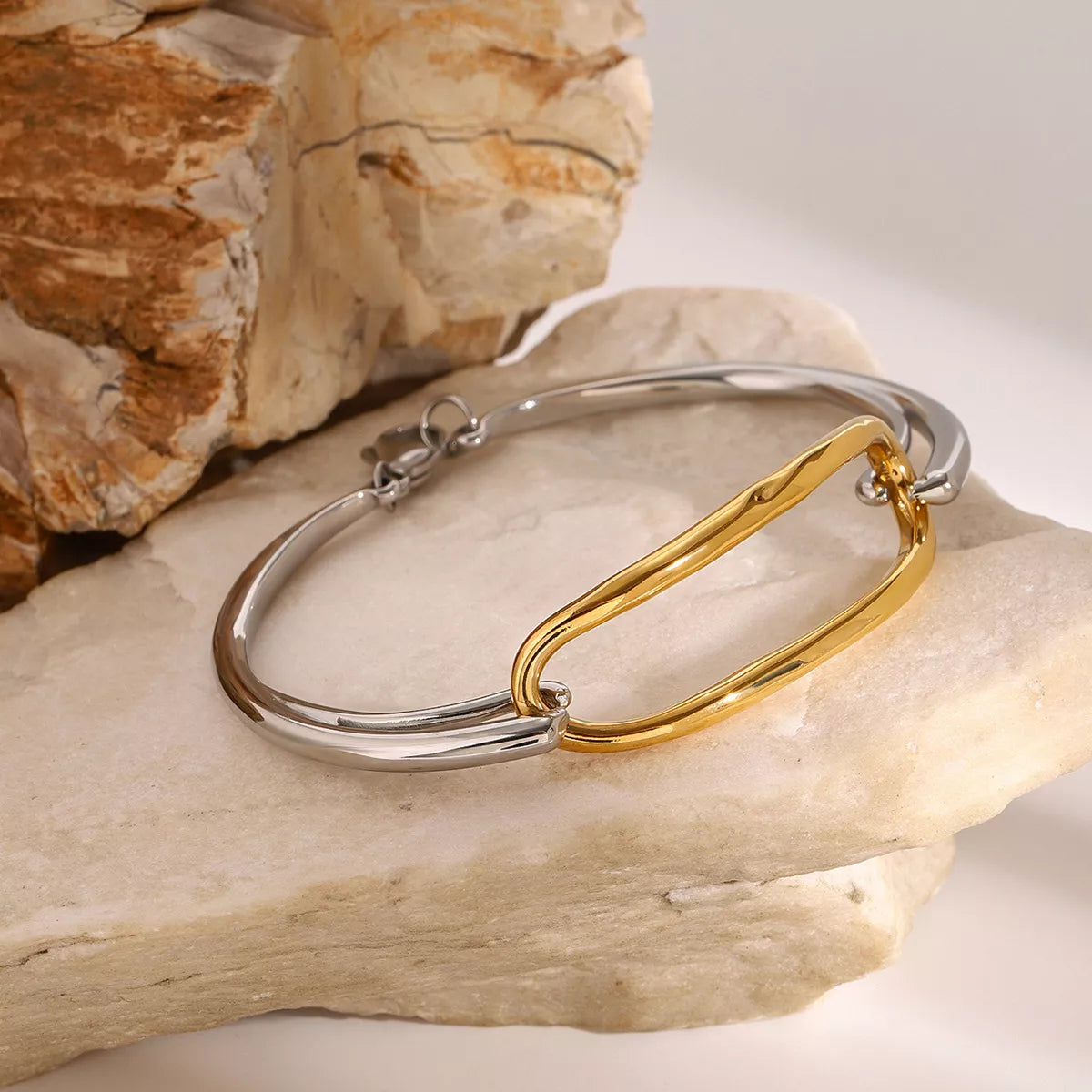 Two-Tone Geometric Link Bracelet Gold / One Size 