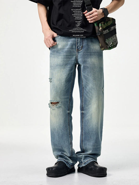 Men's Distressed Relaxed Fit Jeans Light Blue / 28 