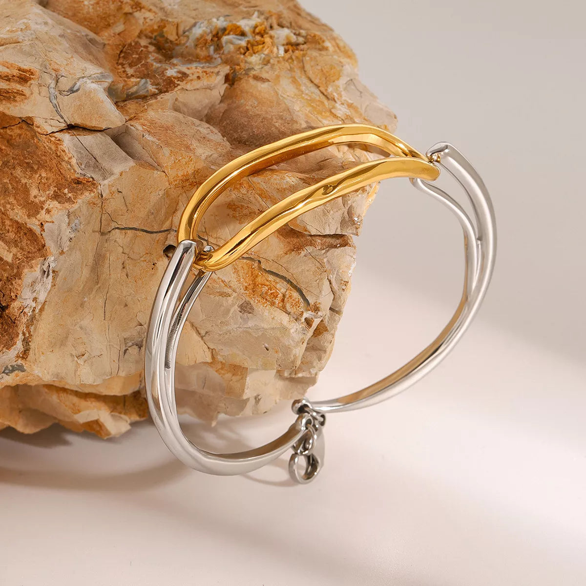 Two-Tone Geometric Link Bracelet Gold / One Size 