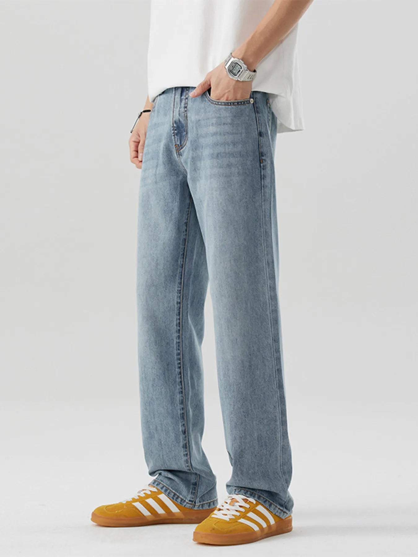 Men's Wash Relaxed Fit Jeans Light Blue / 28 
