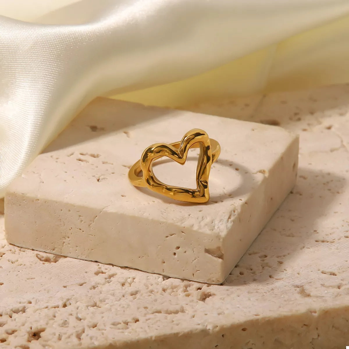 18K Gold-Plated Heart Ring Gold / 6 