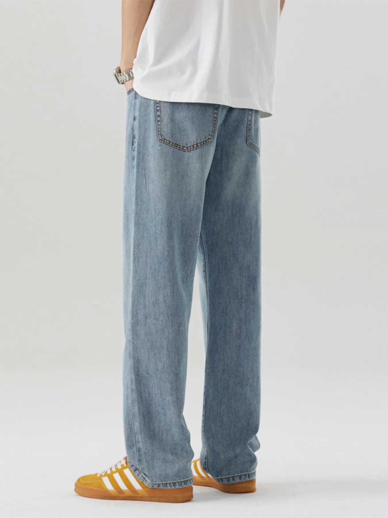 Men's Wash Relaxed Fit Jeans Light Blue / 28 