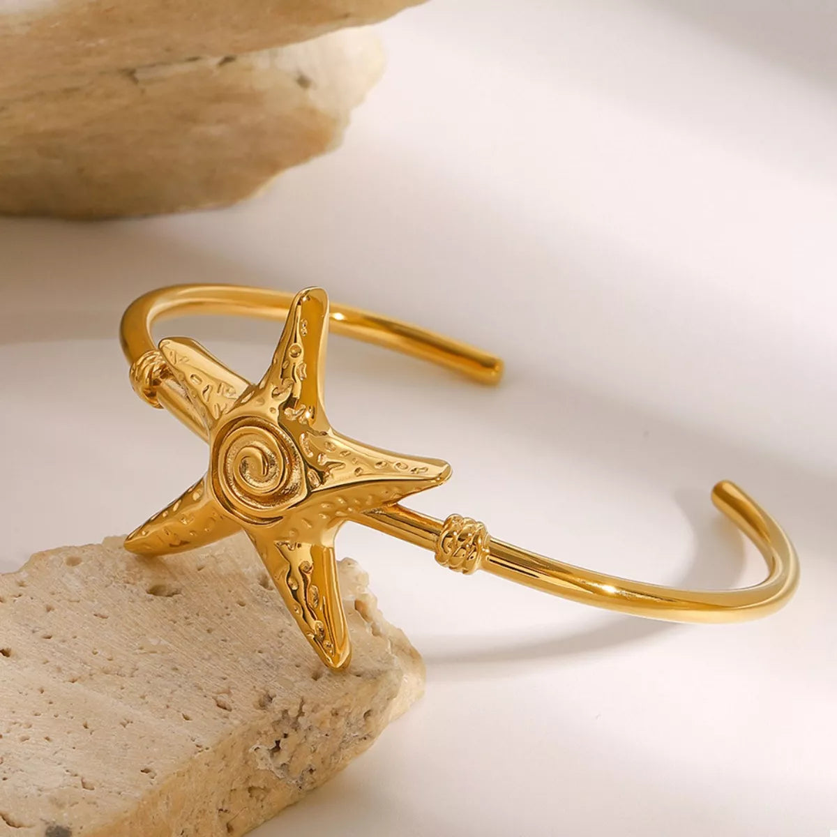 18K Gold-Plated Starfish Open Bracelet Gold / One Size 