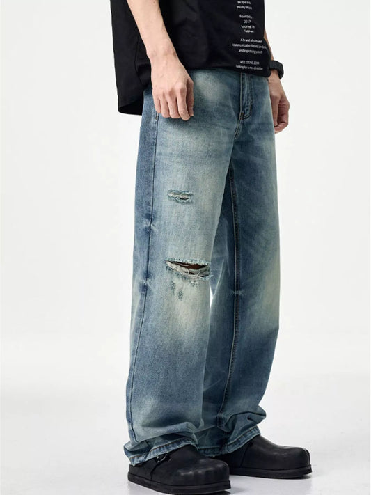 Men's Distressed Relaxed Fit Jeans Light Blue / 28 