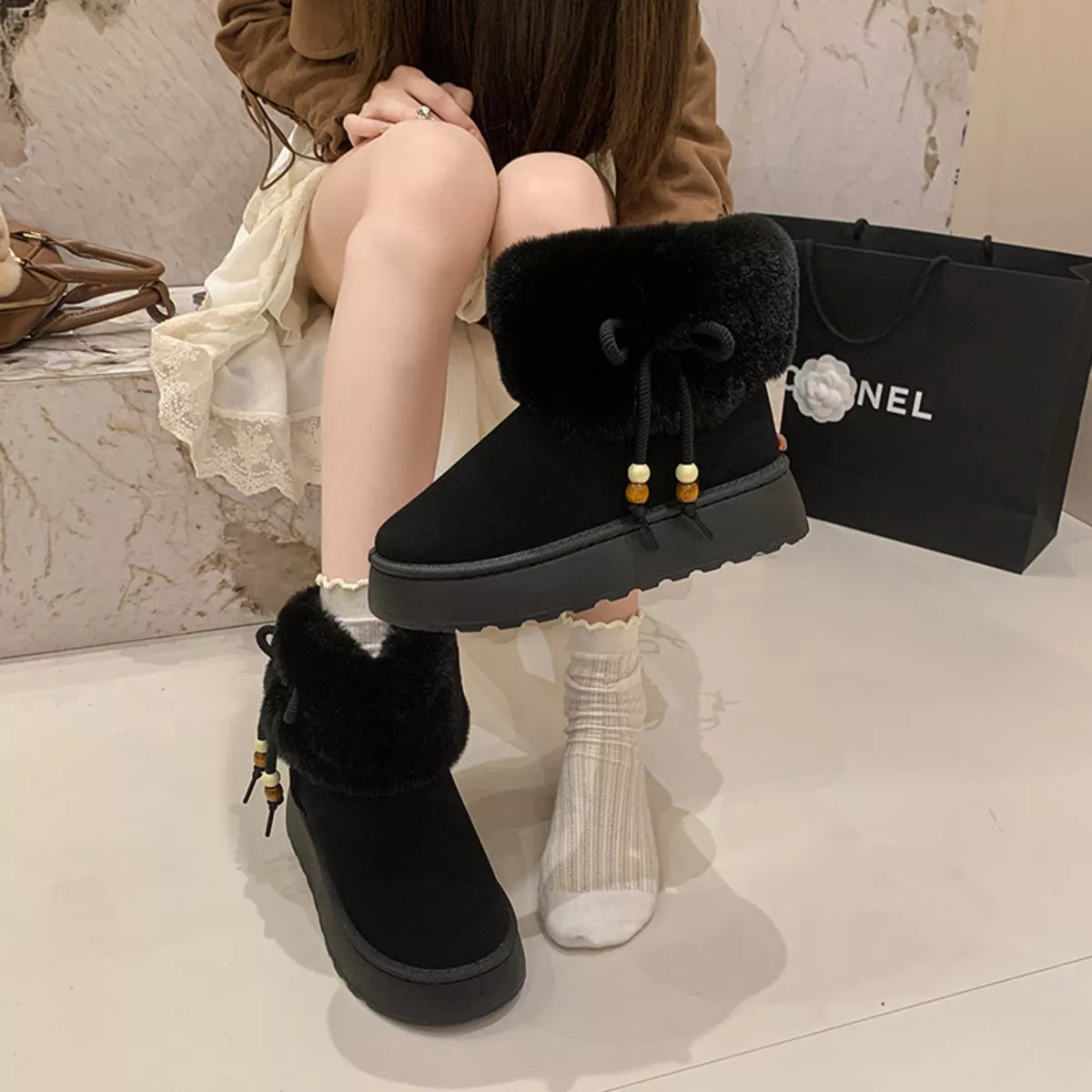 Round Toe Platform Boots Black / 36 
