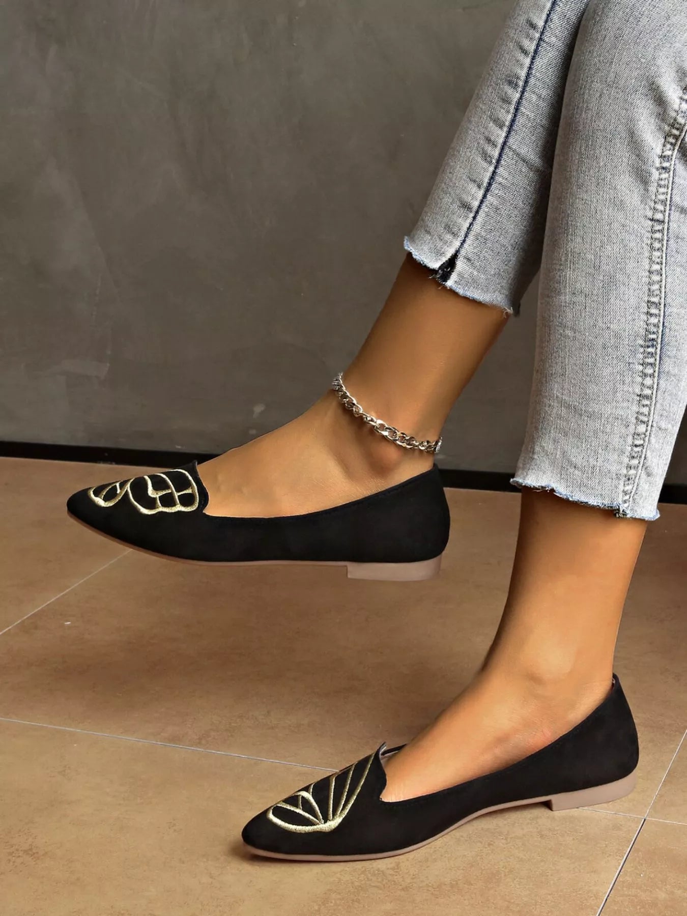 Point Toe Slip-Ons Black / 35 