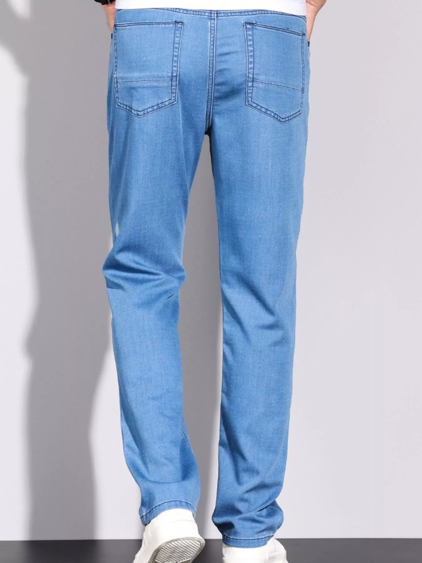 Men's Wash Slim Fit Jeans Light Blue / 28 