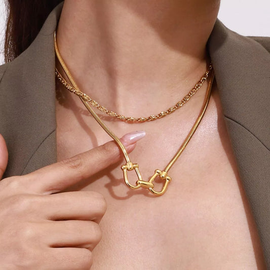 18K Gold-Plated Horseshoe Necklace Gold / One Size 