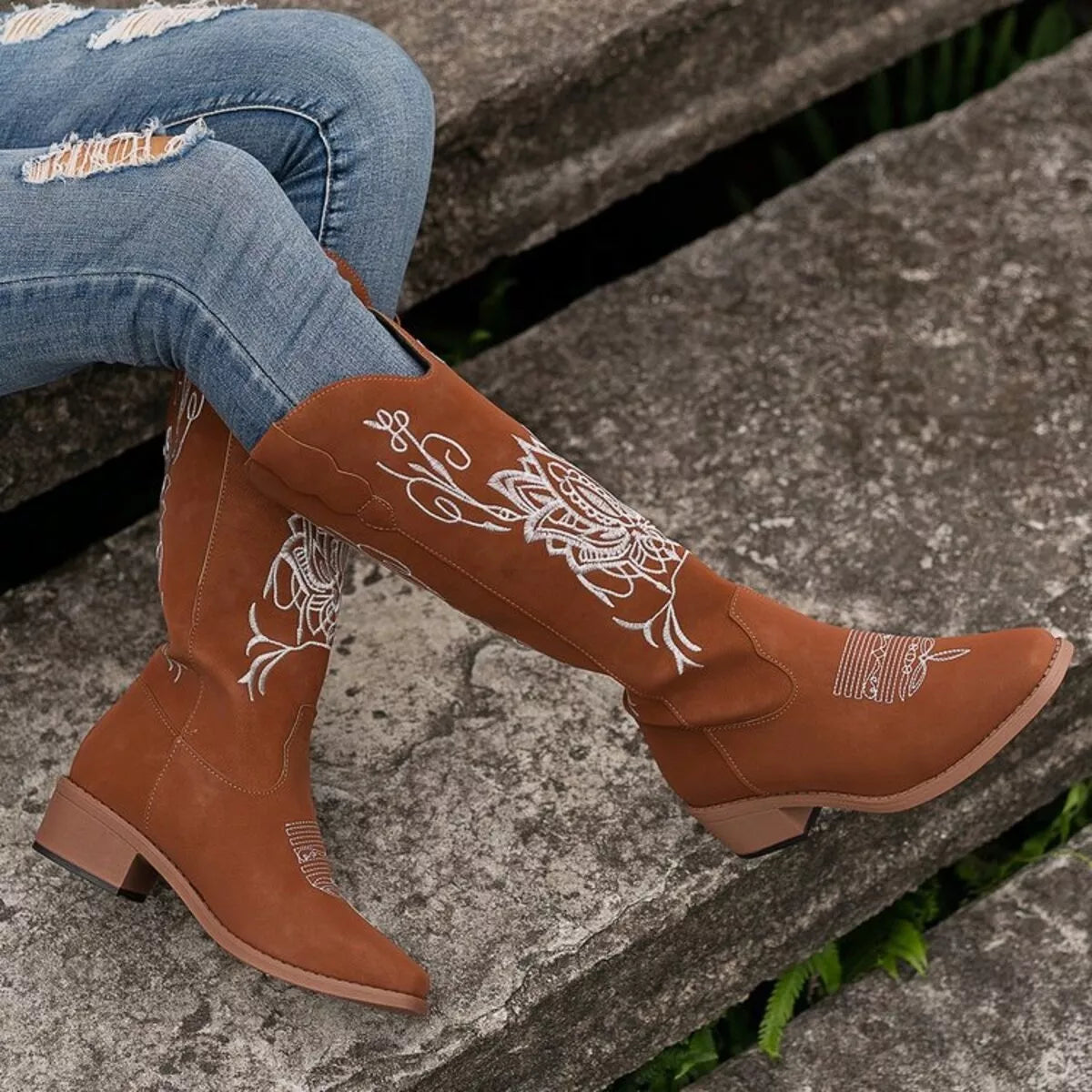 Embroidered Block Heels Boots White / 36 