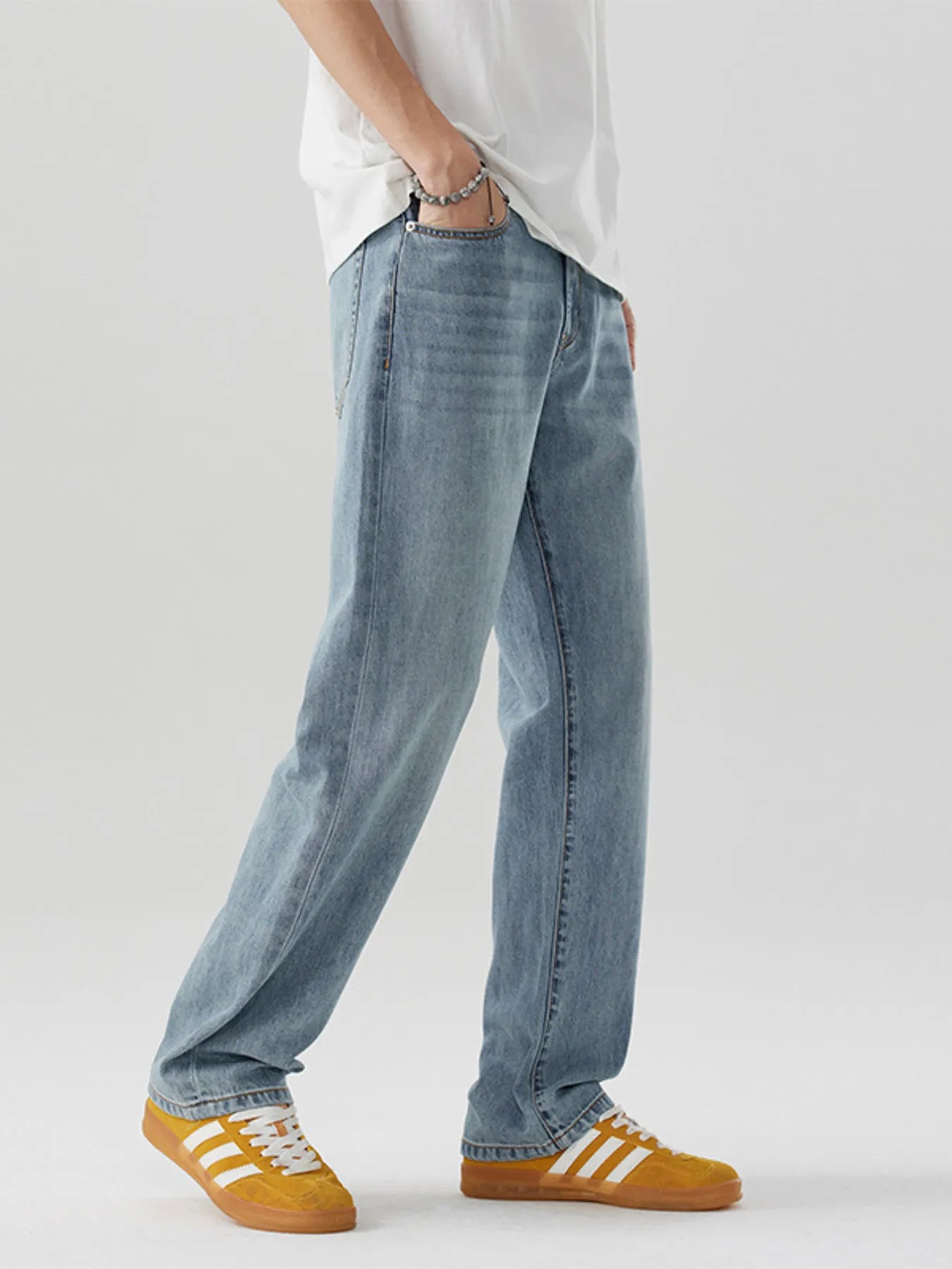 Men's Wash Relaxed Fit Jeans Light Blue / 28 