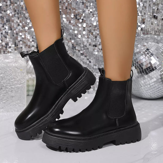 Round Toe Platform Boots Black / 35 