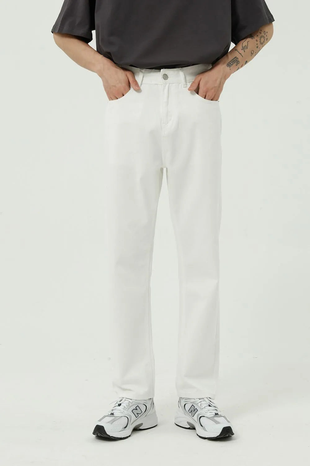 Washed Straight-Leg Slim Jeans Black / S 