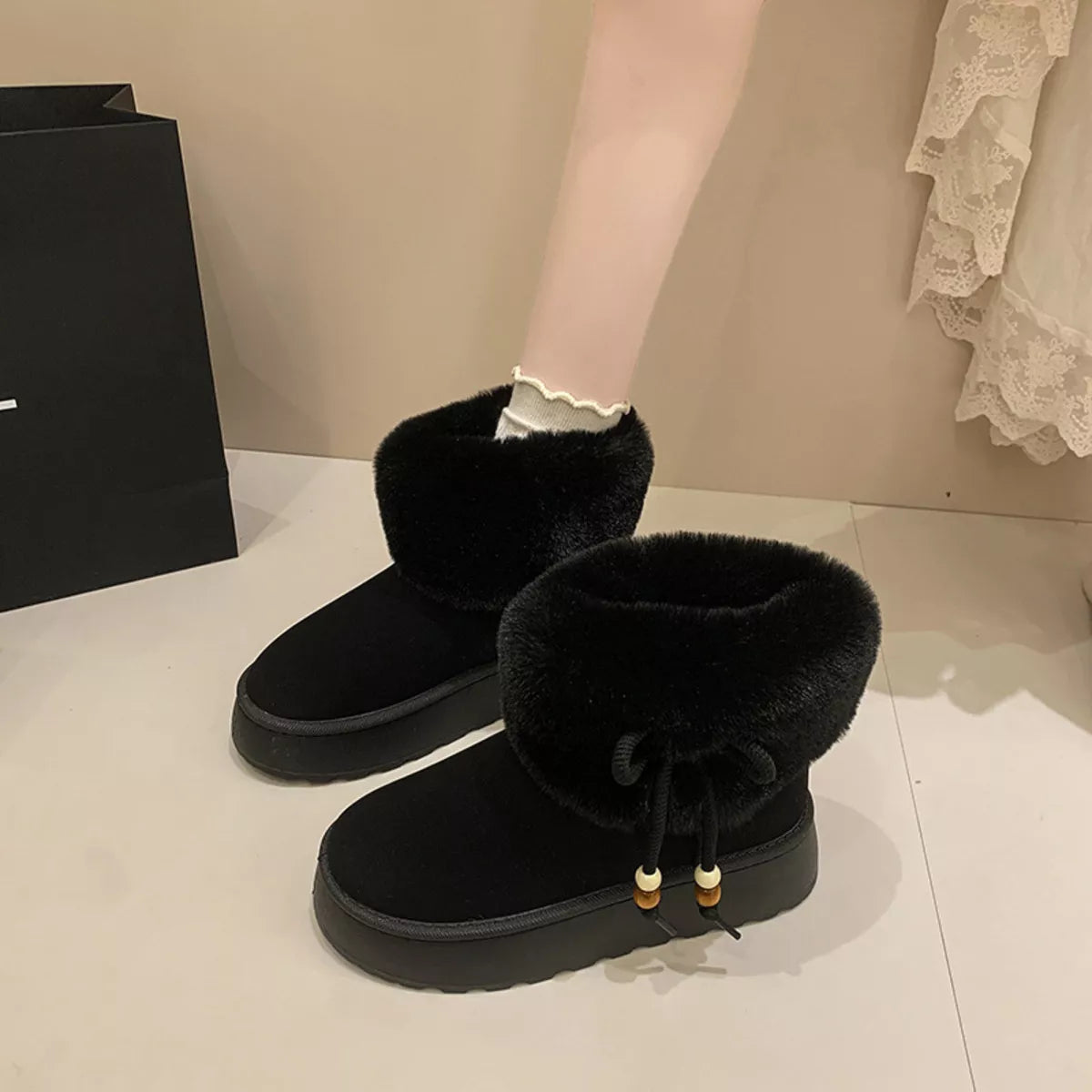 Round Toe Platform Boots Black / 36 