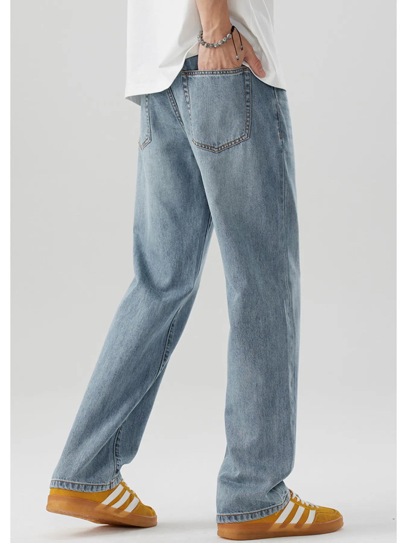 Men's Wash Relaxed Fit Jeans Light Blue / 28 