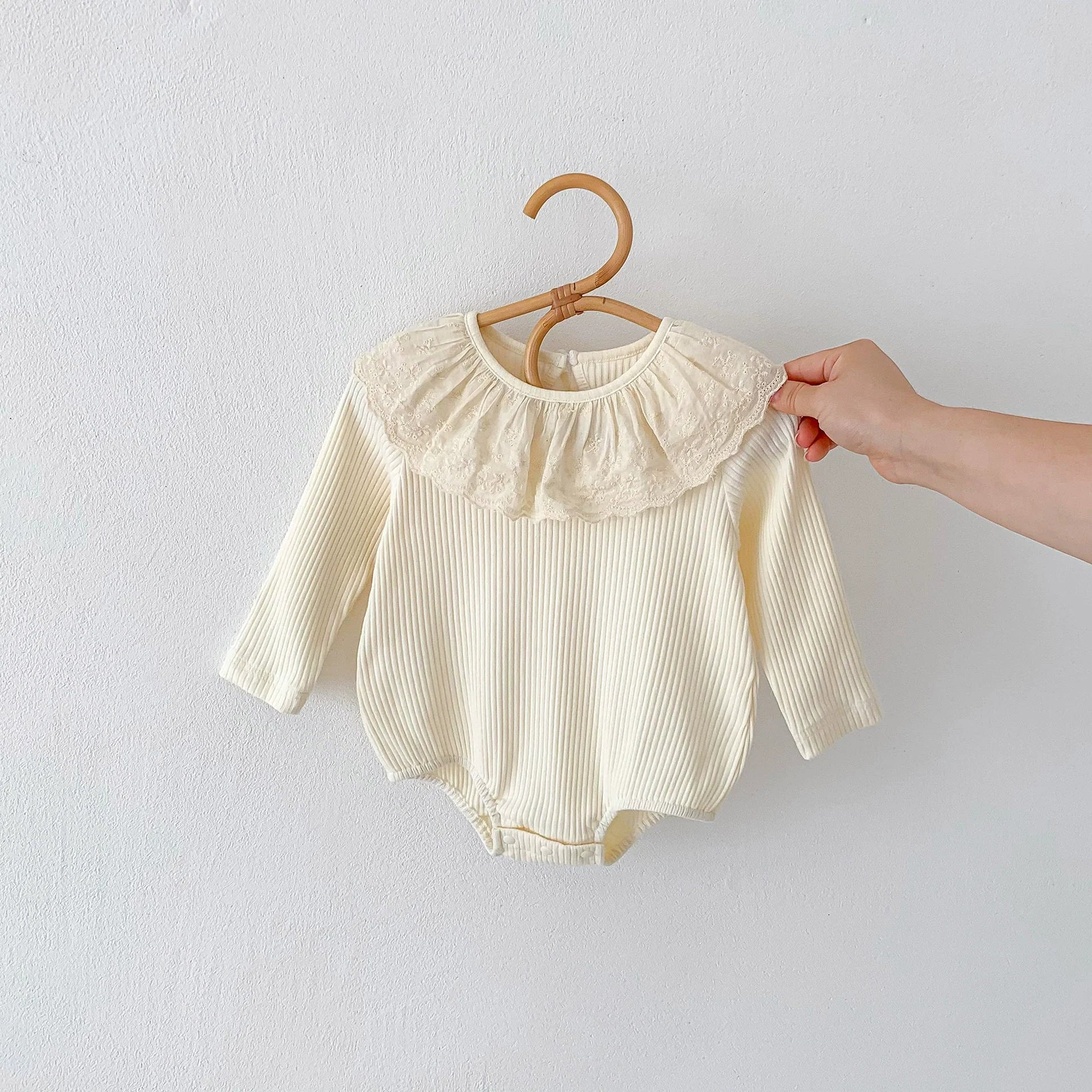 Spring and Autumn Arrival Baby Girls Long Sleeves Floral Embroidery Pattern Collar Base Layer Onesie 66 (3-6M) / Beige 